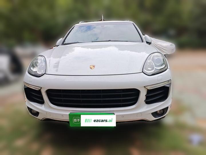 2016 Cayenne Platinum Edition 3.0T photo 2