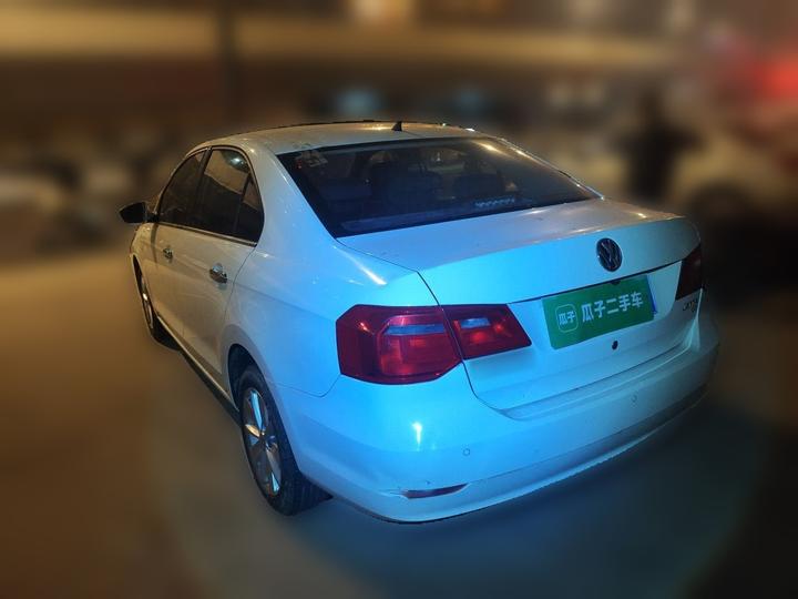2015 1.6L AT Comfort photo 4