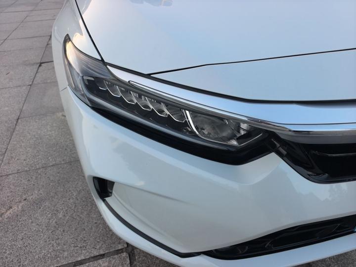 2022 260TURBO Elegant photo 7