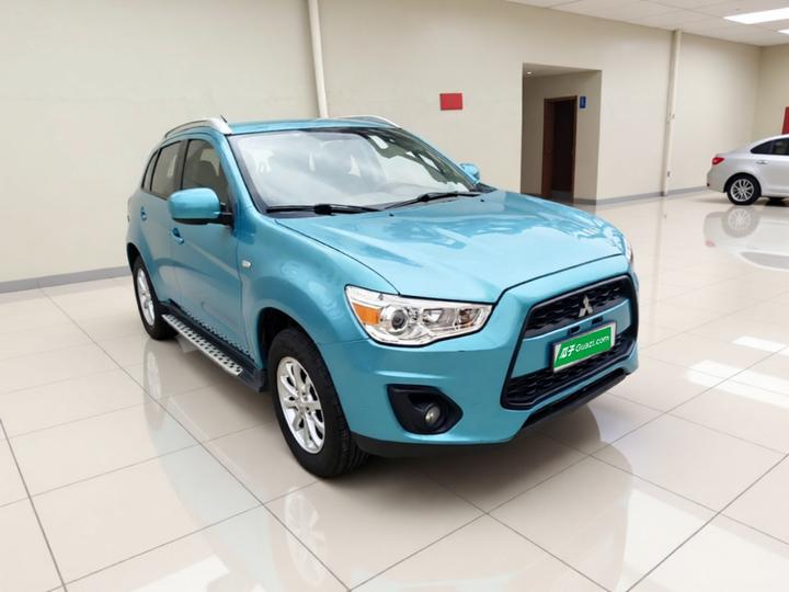 ASX 2013 2.0L CVT RWD Elite photo 3