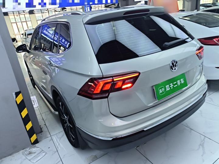 Tiguan L 2020 330TSI AT RWD Luxury China VI photo 4