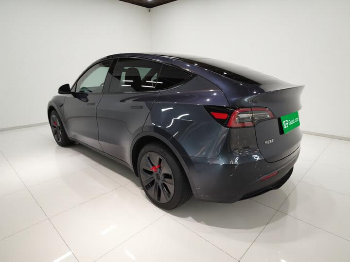 Model Y 2024 RWD photo 4