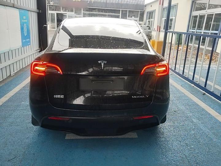 Model Y 2023 RWD photo 3