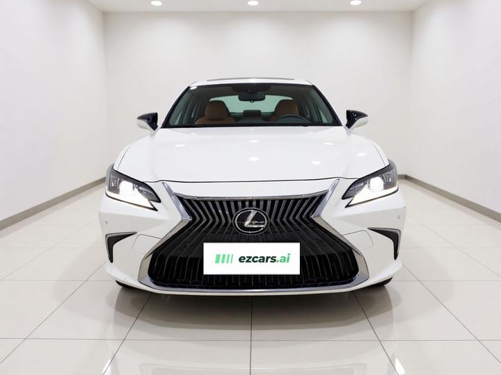 ES 2020 200 Luxury photo 2
