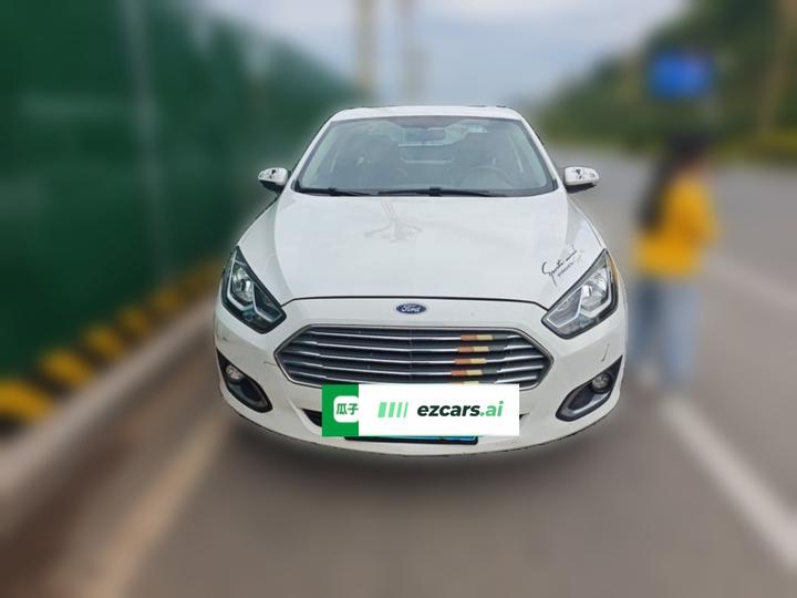 Escort 2017 1.5L MT Comfort photo 2