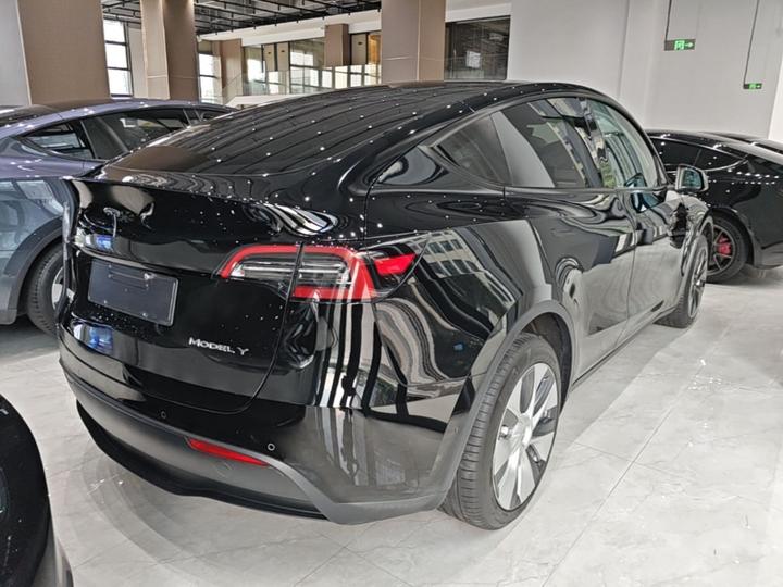 Model Y 2022 RWD photo 4