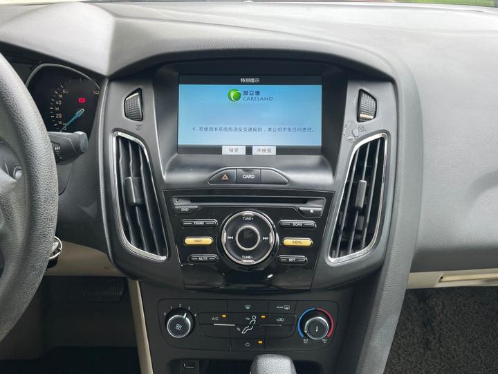 Focus 2017 Sedan 1.6L AT Comfort photo 4