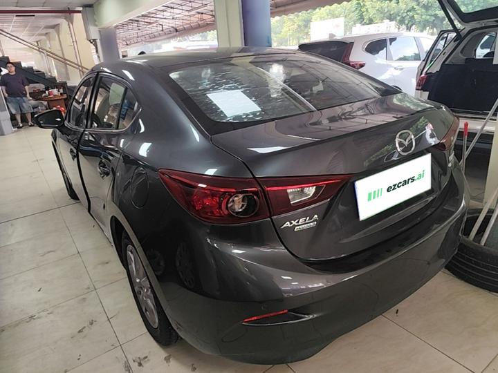 3 Axela 2019 Sedan 1.5L AT Comfort China VI photo 4