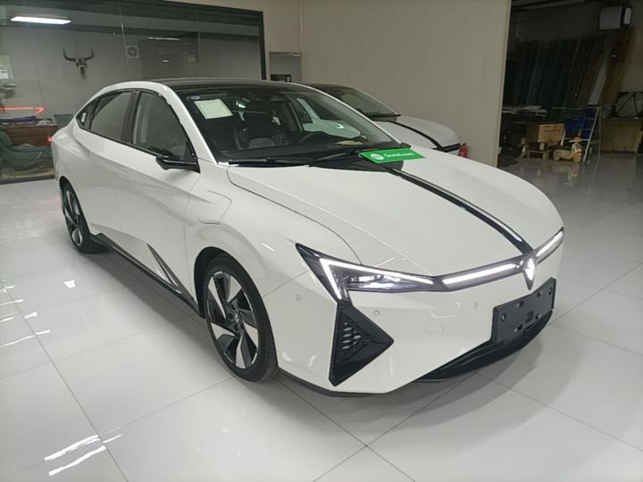 L 2025 + photo 3