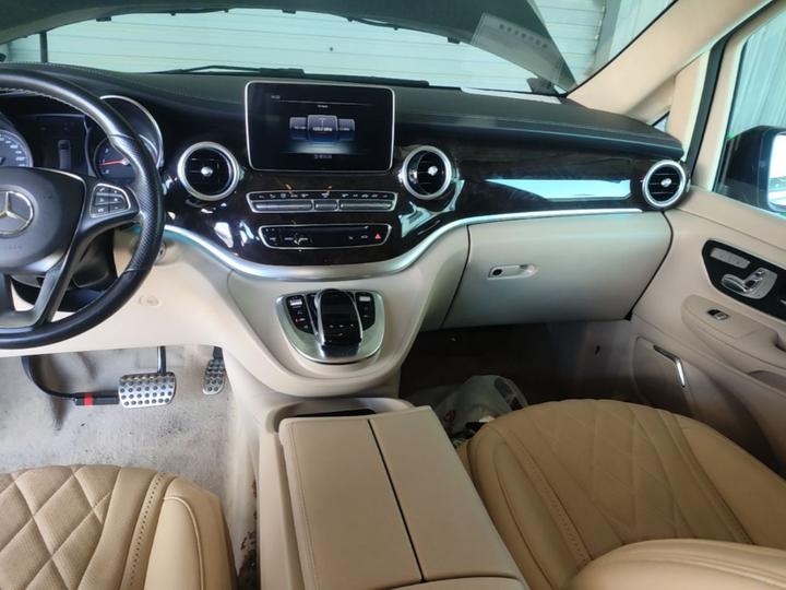 V-Class 2018 V 260 L Premium Extended China VI photo 8