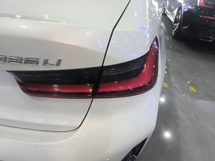 3 Series 2026 325Li M Sport Package photo 7