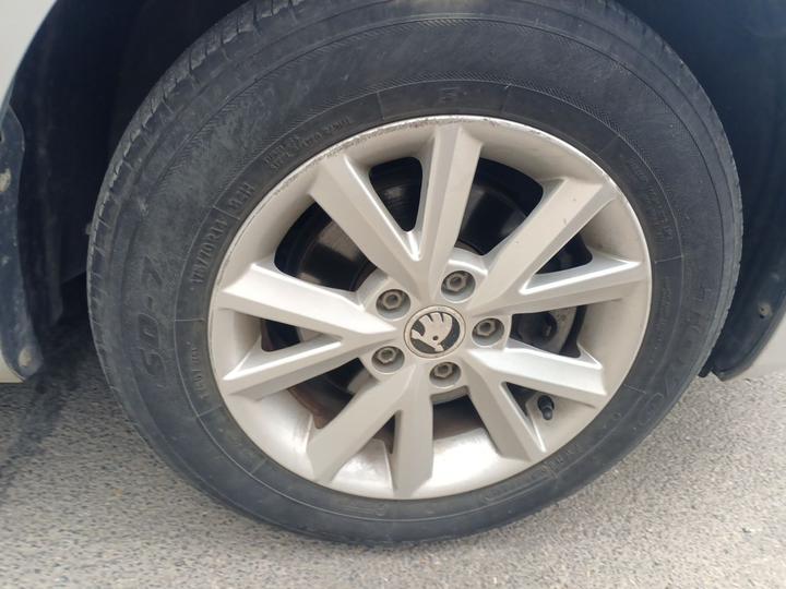 Rapid 2016 1.4L MT photo 8