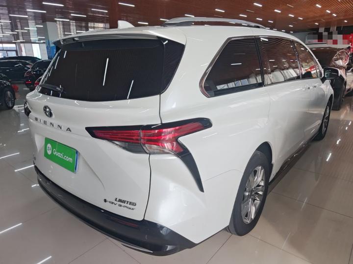 Sienna 2024 2.5L Hybrid AWD Premium photo 4