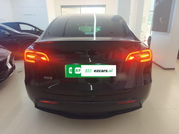Model Y 2023 RWD photo 5