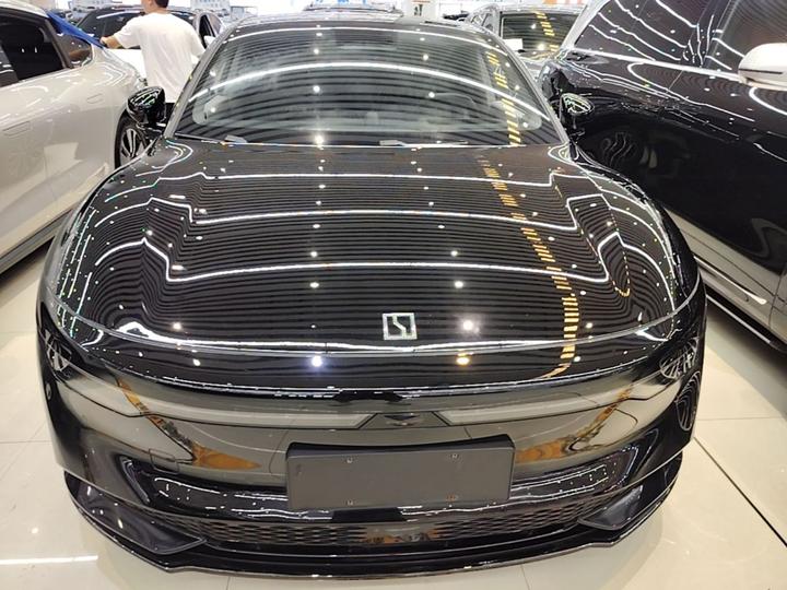 007 2024 AWD 75kWh photo 2