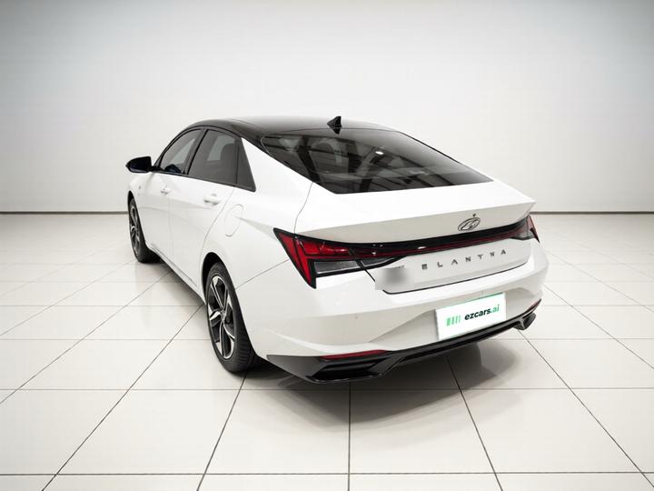 Elantra 2021 1.5L CVT LUX Premium photo 4