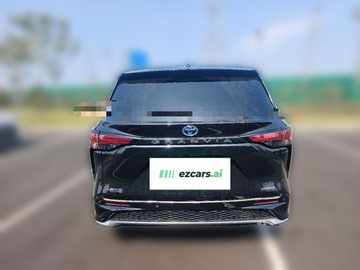 Granvia 2023 2.5L Hybrid Premium PLUS photo 5