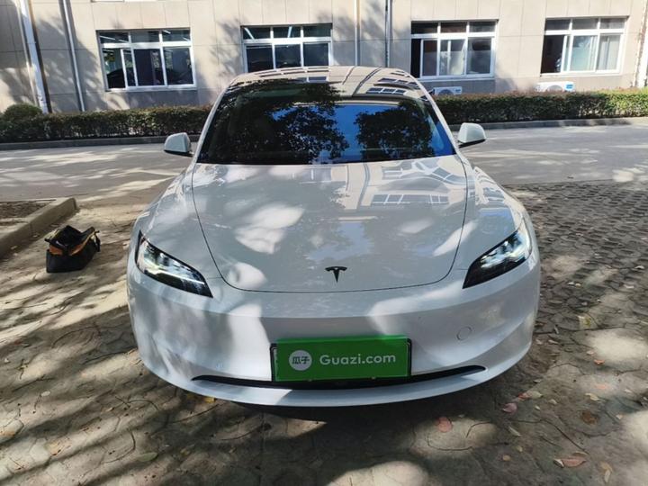 Model 3 2026 Long Range RWD photo 2