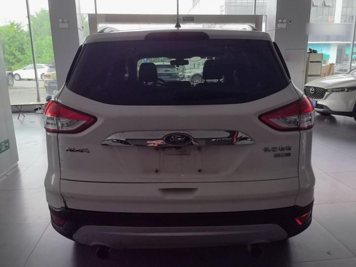 Kuga 2015 1.5L GTDi AWD Elite photo 3