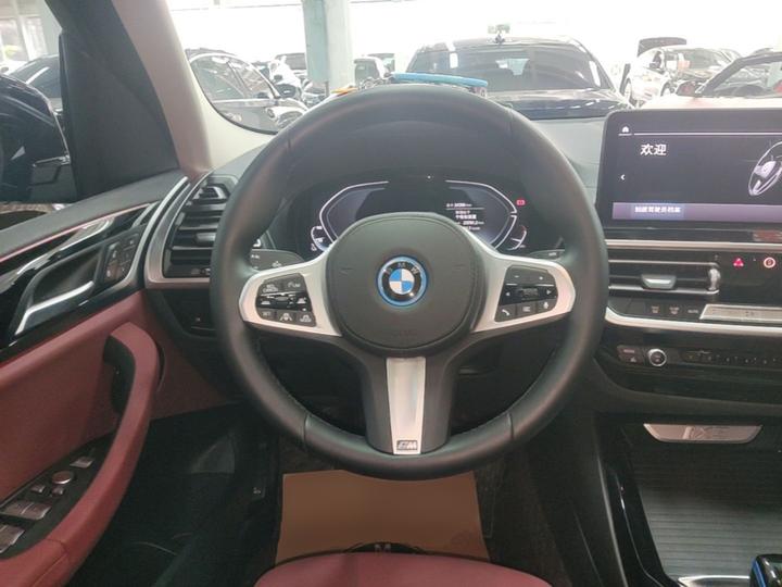 iX3 2022 Leading photo 6