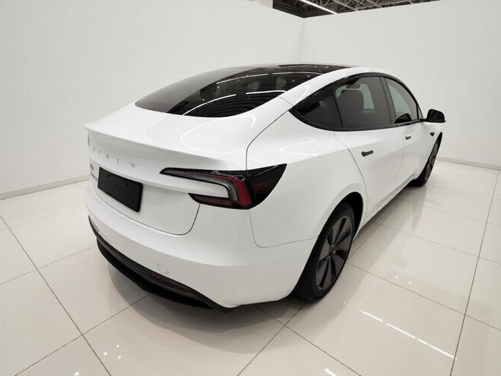 Model 3 2023 RWD photo 6
