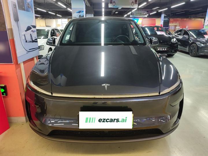 Model Y 2025 RWD photo 2