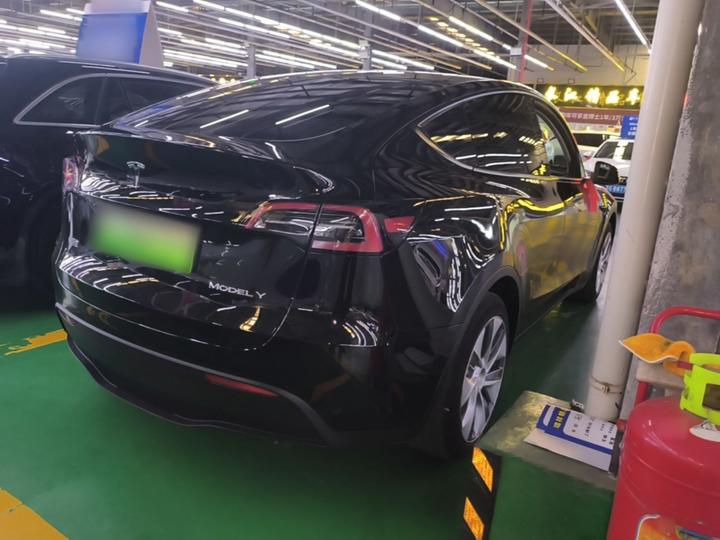Model Y 2022 Facelift RWD photo 4