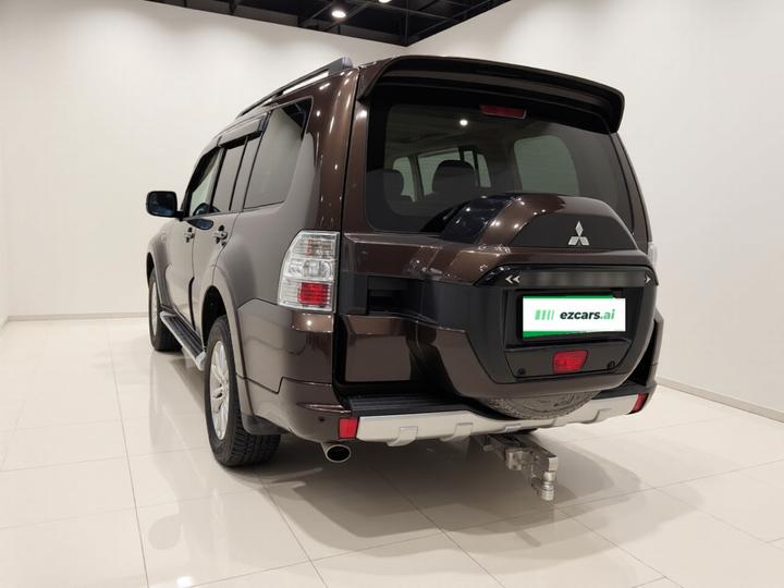 Pajero Parallel Import 173.8L AT 7-Seater Parallel Import photo 4