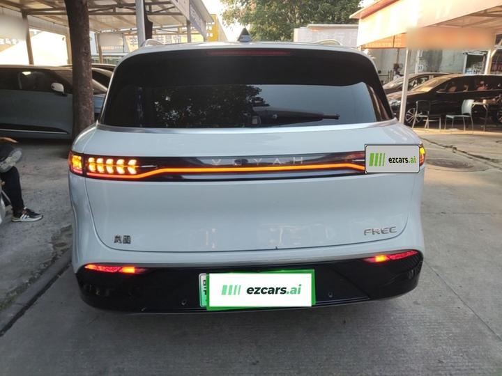 Voyah FREE 2021 AWD Standard EV Luxury photo 5