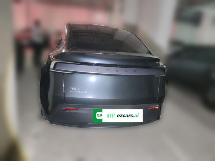 Model Y 2025 RWD photo 5