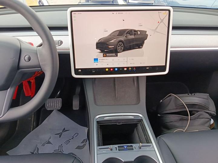 Model Y 2024 RWD photo 4