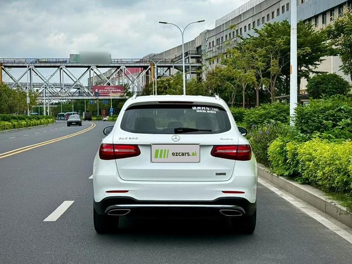 GLC 2018 GLC 300 4MATIC Dynamic photo 5