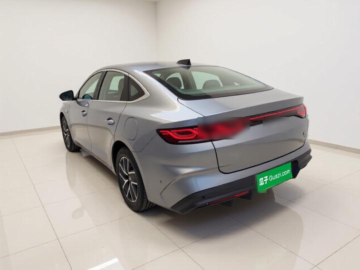 Qin L 2025 DM-i ADAS 120KM photo 4