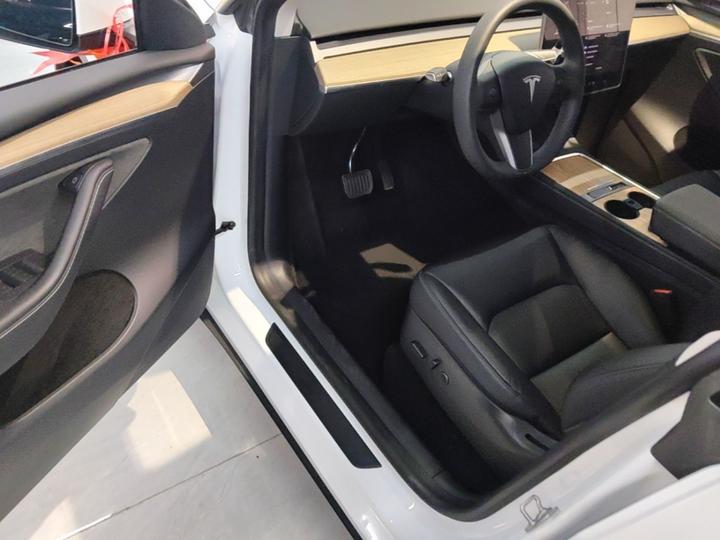 Model Y 2022 Facelift RWD photo 3
