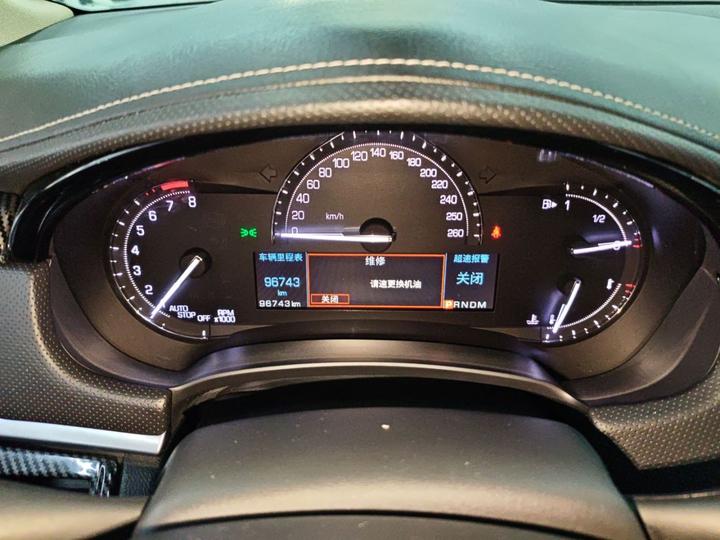 XTS 2018 28T Tech photo 3