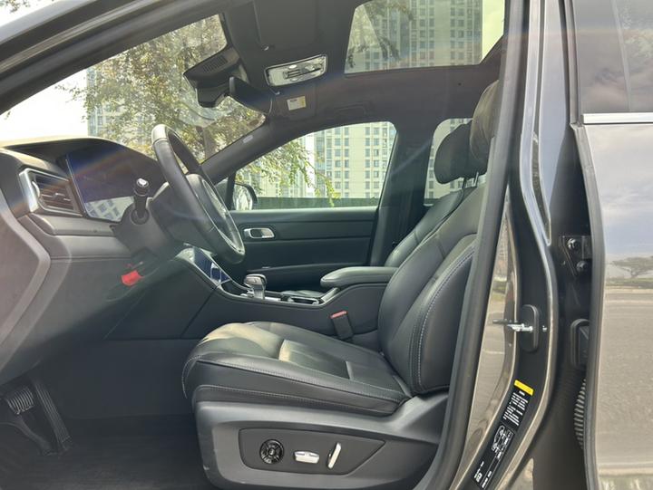 Li Auto ONE 2021 EREV 6-Seater photo 6