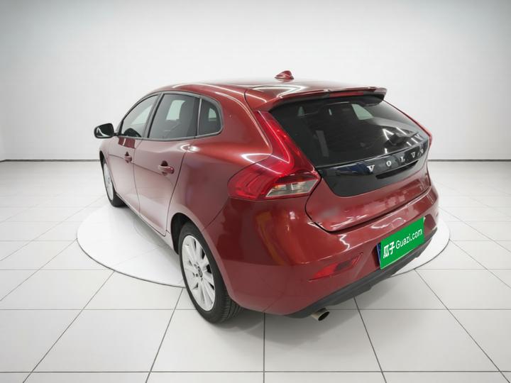 V40 2015 1.6T photo 4