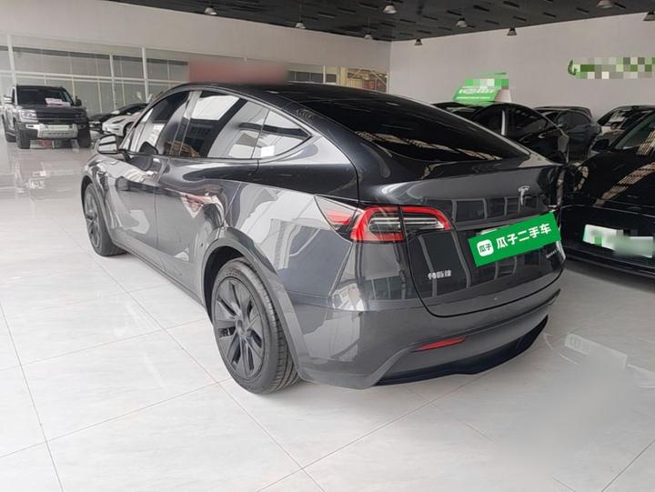 Model Y 2024 RWD photo 4