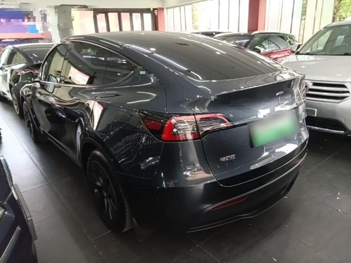 Model Y 2024 RWD photo 4