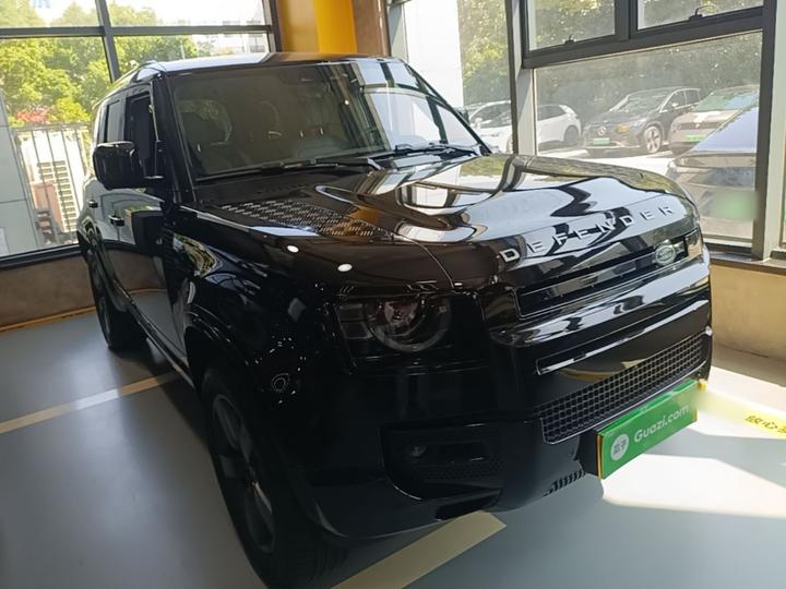 Defender 2025 110 3.0T P400 X-Dynamic HSE photo 3