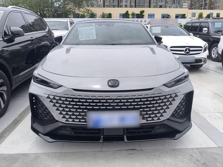 UNI-V 2022 2.0T photo 2