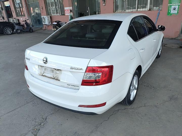 Octavia 2015 1.6L AT photo 4