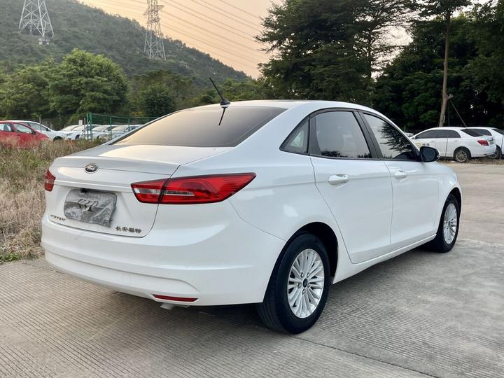 Escort 2017 Facelift 1.5L AT Comfort photo 6