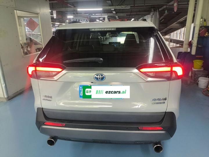 RAV4 2020 Hybrid 2.5L E-CVT AWD Flagship photo 3