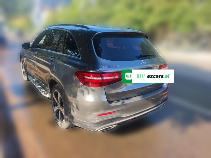 GLC 2018 GLC 260 4MATIC Luxury photo 4