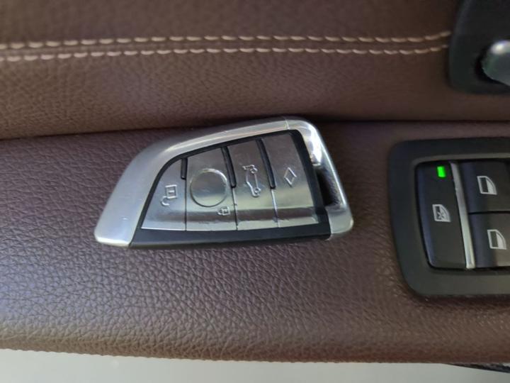 3 Series 2019 320i M Sport Package photo 8