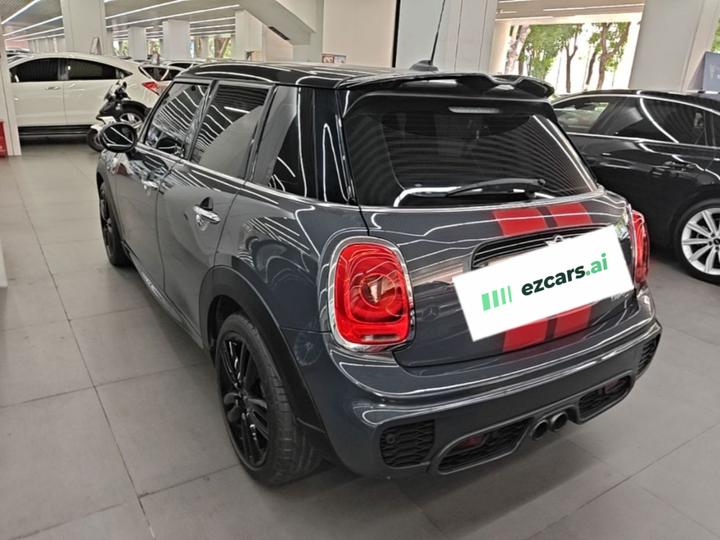 2017 2.0T COOPER S 5-Door photo 4