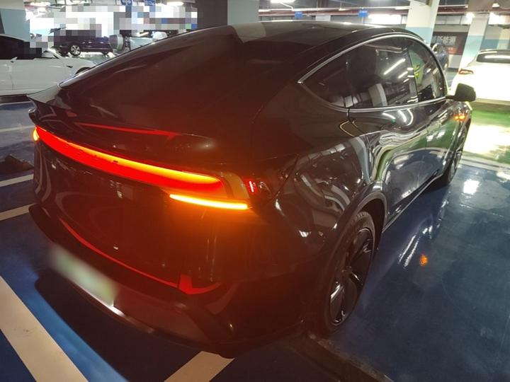 Model Y 2025 RWD photo 4