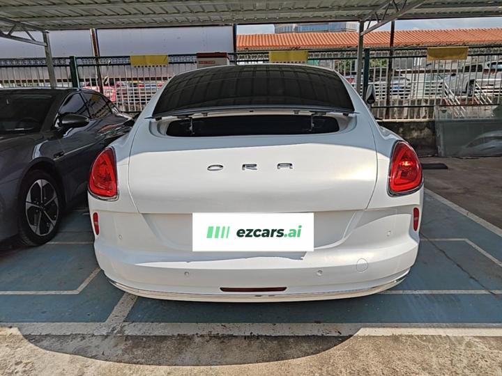 2022 555km Premium photo 3
