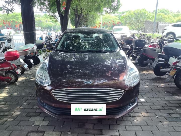 Escort 2019 1.5L AT photo 2